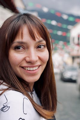 Hannah, 27