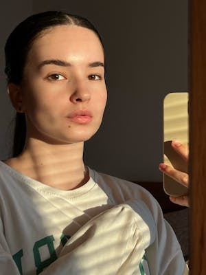 Lena, 25