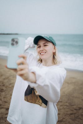 Emma, 25
