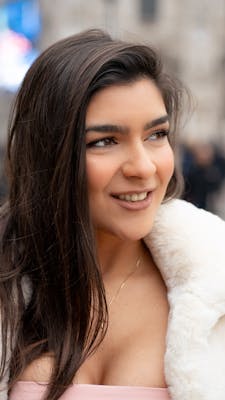 Lea, 22