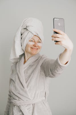 Sarah, 31