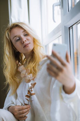 Anna, 26