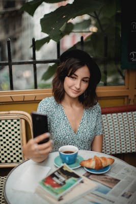 Sarah, 31