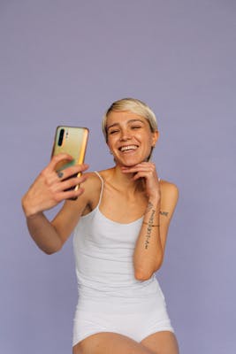 Lena, 25