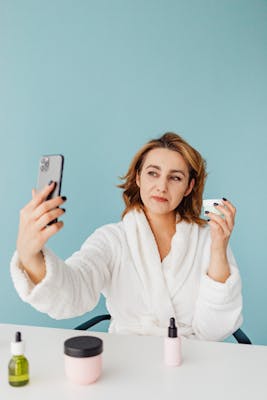 Hannah, 27